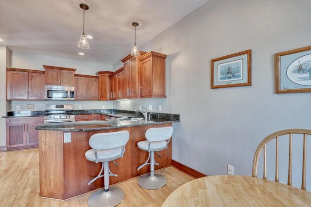 9067 S Cordgrass CIRCLE E, Franklin, WI 53132