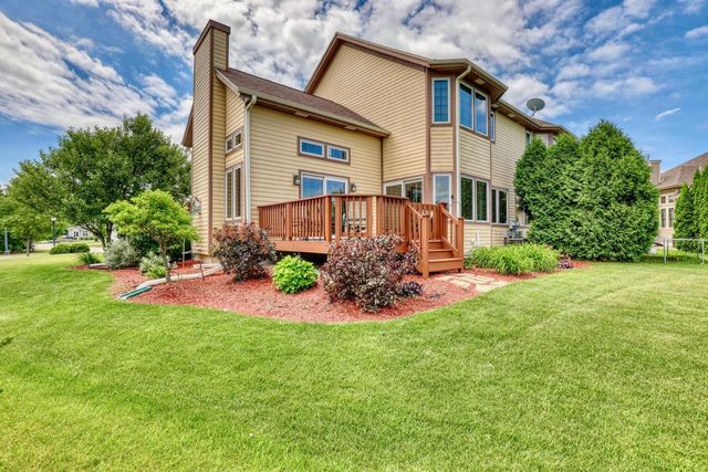 9067 S Cordgrass CIRCLE E, Franklin, WI 53132