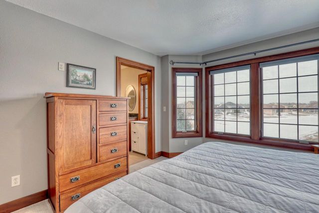 9067 S Cordgrass CIRCLE E, Franklin, WI 53132