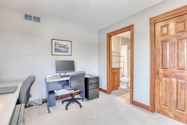 9067 S Cordgrass CIRCLE E, Franklin, WI 53132