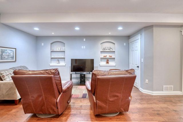 9067 S Cordgrass CIRCLE E, Franklin, WI 53132