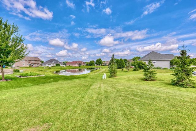 9067 S Cordgrass CIRCLE E, Franklin, WI 53132