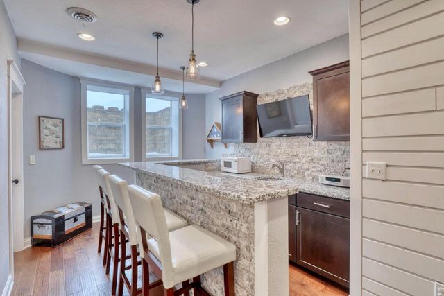 9067 S Cordgrass CIRCLE E, Franklin, WI 53132