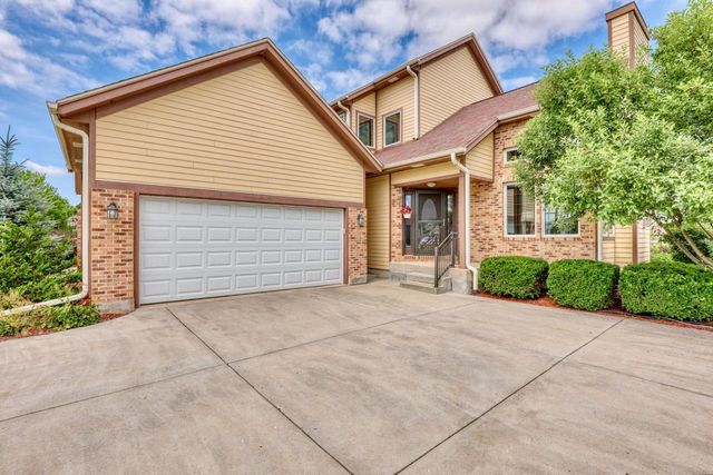 9067 S Cordgrass CIRCLE E, Franklin, WI 53132