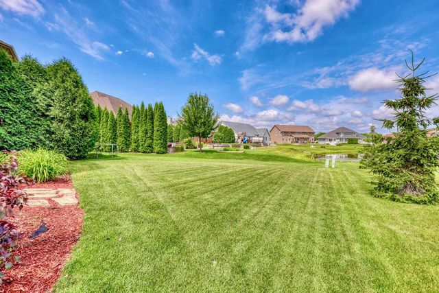 9067 S Cordgrass CIRCLE E, Franklin, WI 53132