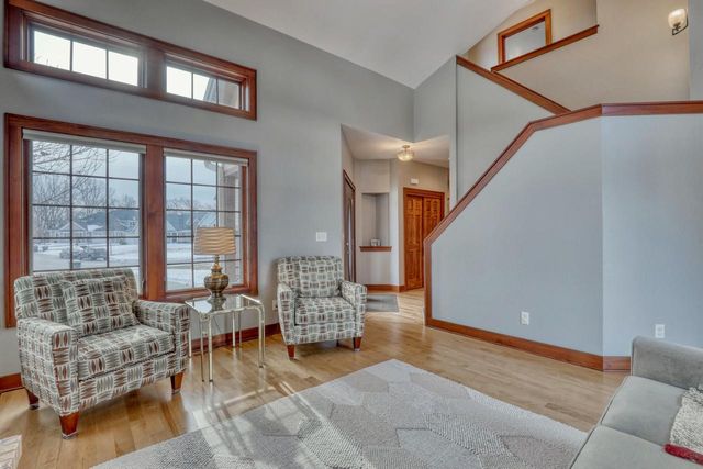 9067 S Cordgrass CIRCLE E, Franklin, WI 53132