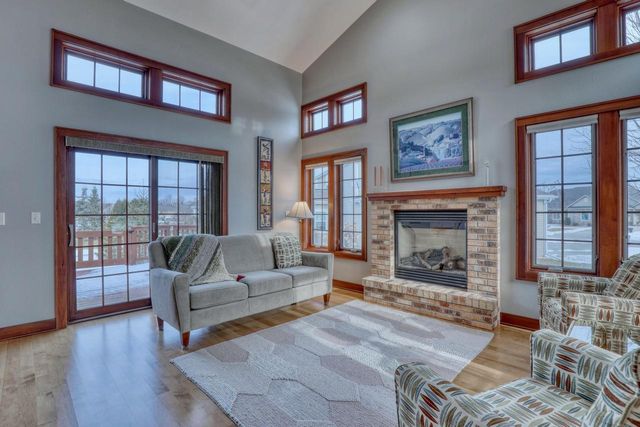 9067 S Cordgrass CIRCLE E, Franklin, WI 53132