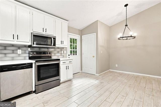 3949 Edgebrook Drive, Flowery Branch, GA 30542