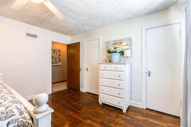 340 W Ellsworth Ave, Salina, KS 67401