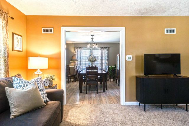 340 W Ellsworth Ave, Salina, KS 67401