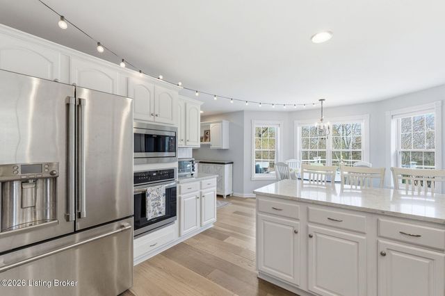 145 Stony Point Ct, Elizabethtown, KY 42701