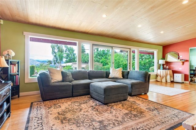 2886 McAllister Street, Riverside, CA 92503