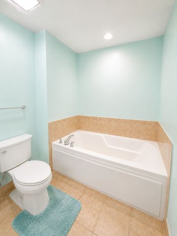 8828 Niles Center Road 301, Skokie, IL 60077
