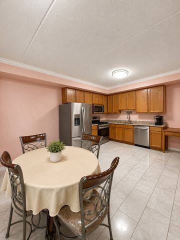 8828 Niles Center Road 301, Skokie, IL 60077