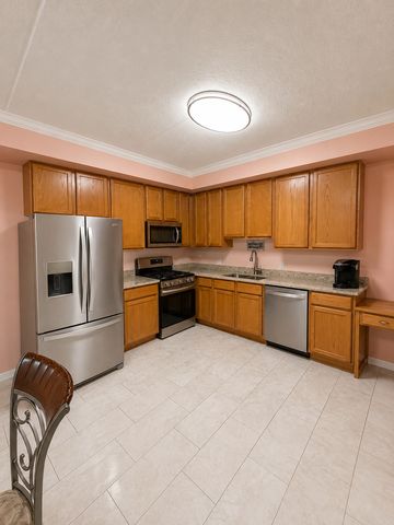 8828 Niles Center Road 301, Skokie, IL 60077