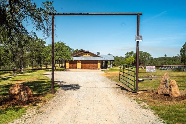 8591 Hogan Dam Rd, Valley Springs, CA 95252