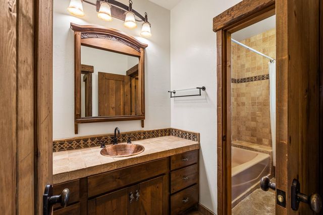 8591 Hogan Dam Rd, Valley Springs, CA 95252