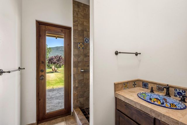 8591 Hogan Dam Rd, Valley Springs, CA 95252