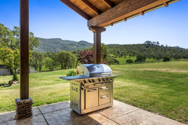 8591 Hogan Dam Rd, Valley Springs, CA 95252