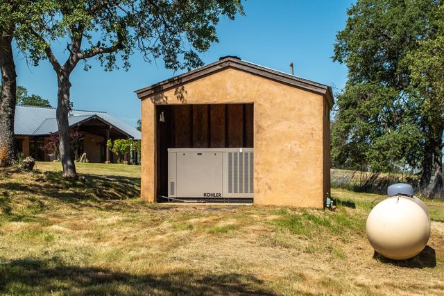 8591 Hogan Dam Rd, Valley Springs, CA 95252