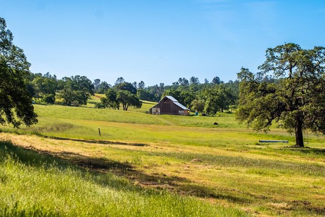 8591 Hogan Dam Rd, Valley Springs, CA 95252