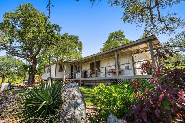 8591 Hogan Dam Rd, Valley Springs, CA 95252