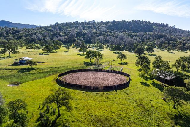 8591 Hogan Dam Rd, Valley Springs, CA 95252