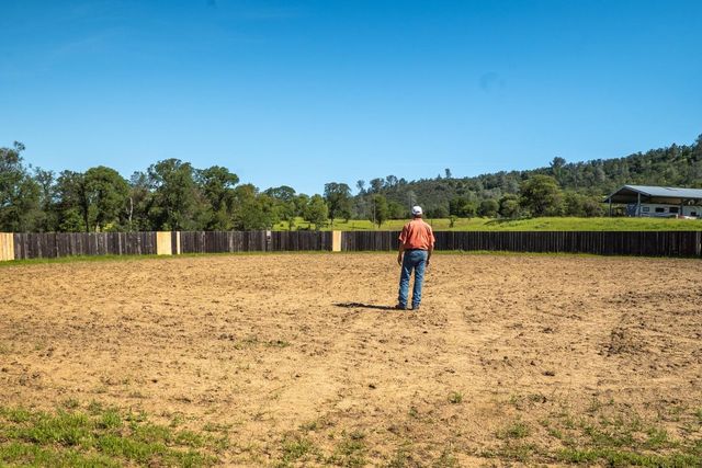 8591 Hogan Dam Rd, Valley Springs, CA 95252