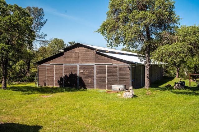 8591 Hogan Dam Rd, Valley Springs, CA 95252