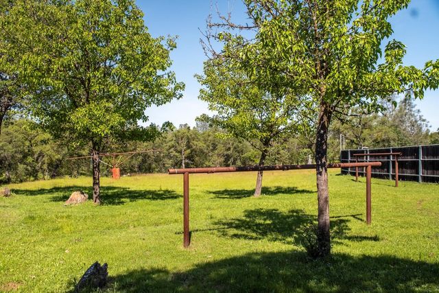 8591 Hogan Dam Rd, Valley Springs, CA 95252