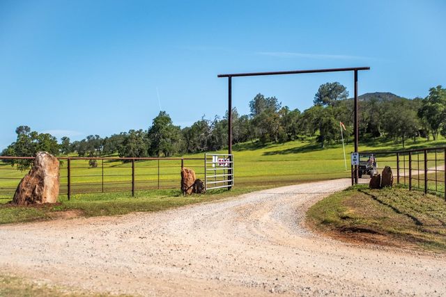 8591 Hogan Dam Rd, Valley Springs, CA 95252