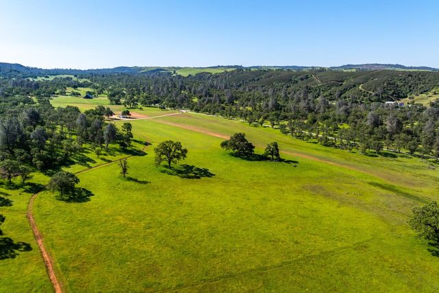 8591 Hogan Dam Rd, Valley Springs, CA 95252