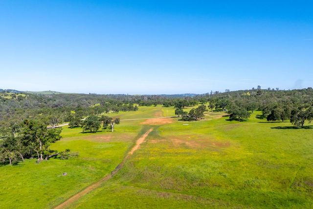 8591 Hogan Dam Rd, Valley Springs, CA 95252