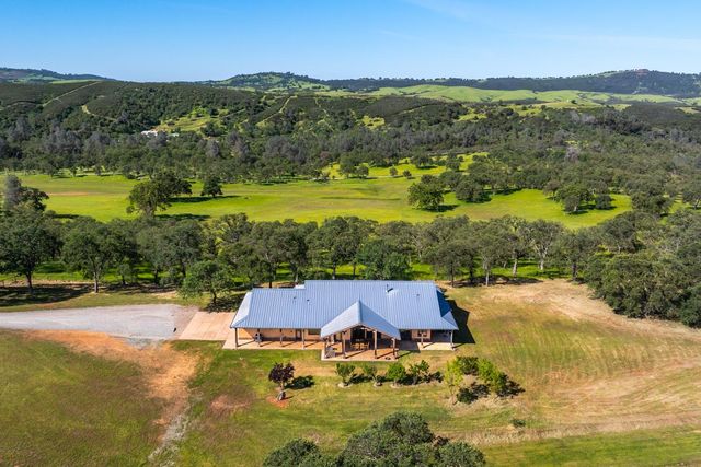 8591 Hogan Dam Rd, Valley Springs, CA 95252