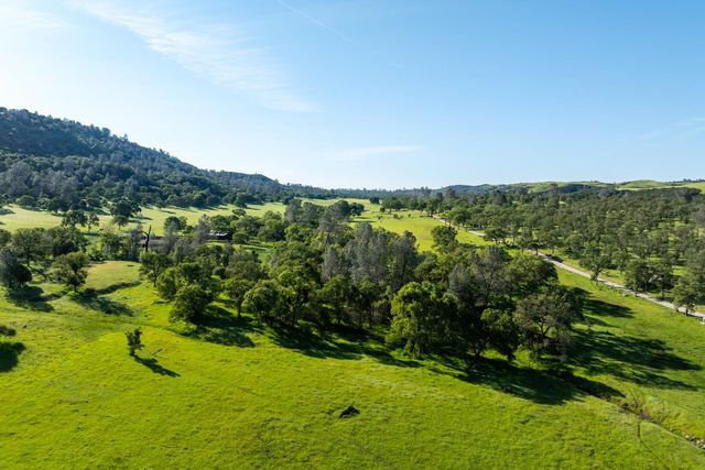 8591 Hogan Dam Rd, Valley Springs, CA 95252