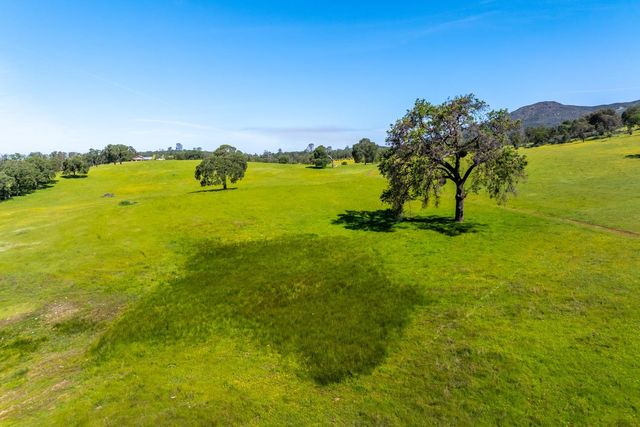 8591 Hogan Dam Rd, Valley Springs, CA 95252