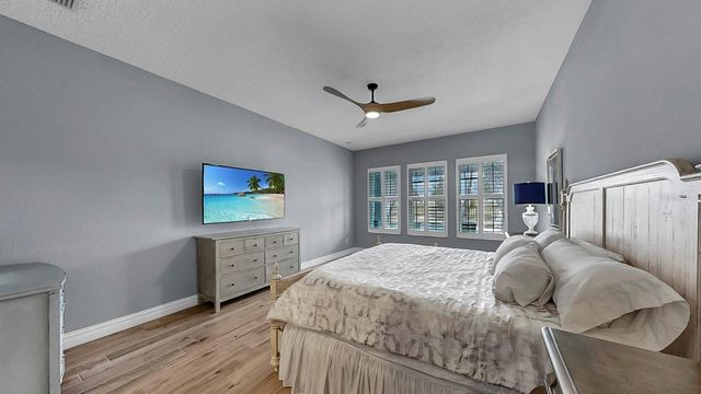 6951 CRESTPOINT DRIVE, Apollo Beach, FL 33572