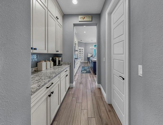 6951 CRESTPOINT DRIVE, Apollo Beach, FL 33572