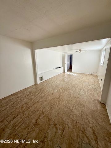 109 MARTINDALE Avenue, Interlachen, FL 32148