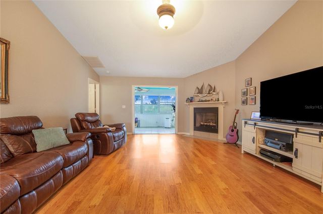 194 S LAKE MARIAM DRIVE, Winter Haven, FL 33884