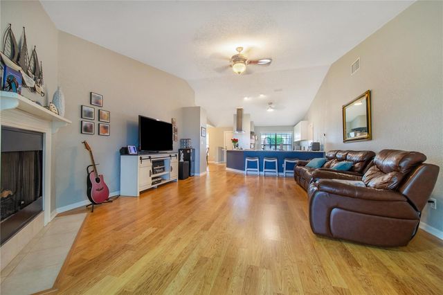 194 S LAKE MARIAM DRIVE, Winter Haven, FL 33884