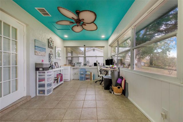 194 S LAKE MARIAM DRIVE, Winter Haven, FL 33884