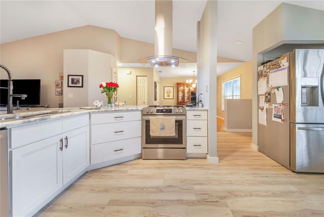 194 S LAKE MARIAM DRIVE, Winter Haven, FL 33884