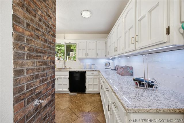 334 Spruce Court, Sand Springs, OK 74063