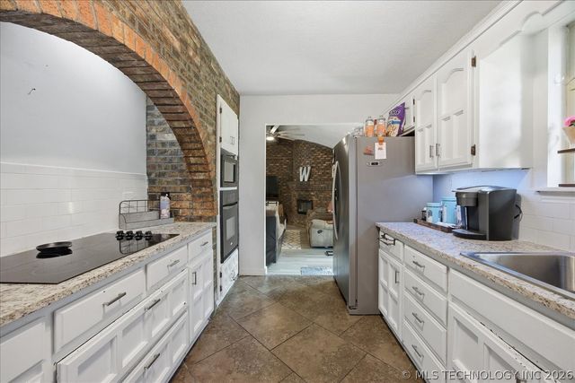 334 Spruce Court, Sand Springs, OK 74063