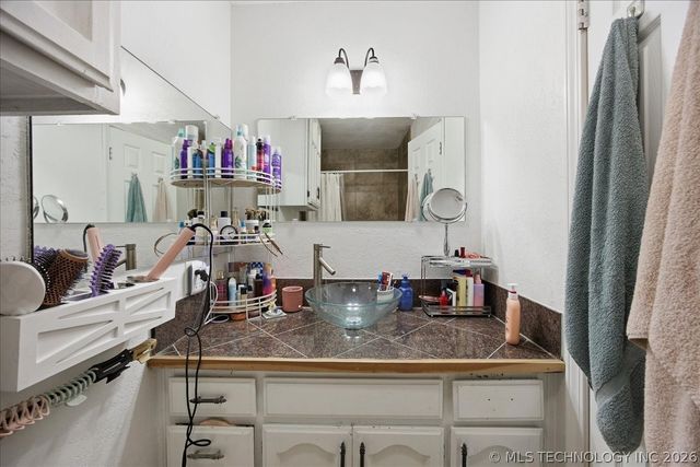 334 Spruce Court, Sand Springs, OK 74063