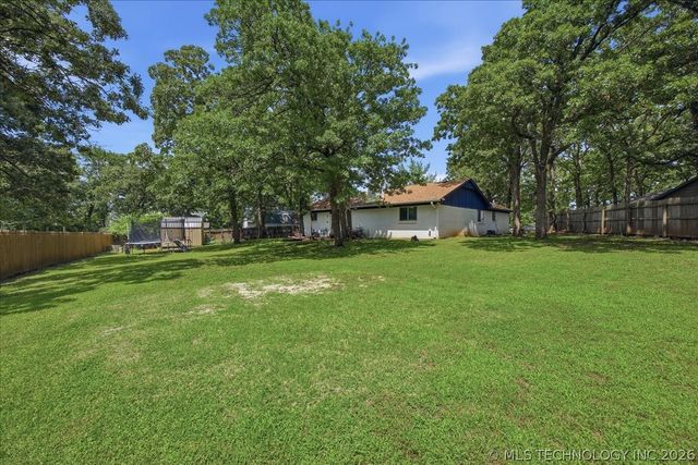 334 Spruce Court, Sand Springs, OK 74063