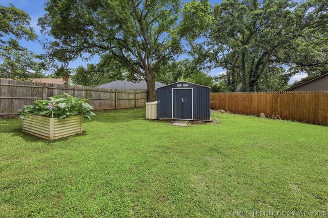 334 Spruce Court, Sand Springs, OK 74063