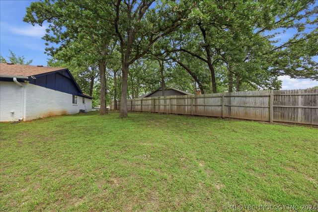 334 Spruce Court, Sand Springs, OK 74063