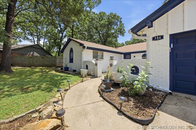 334 Spruce Court, Sand Springs, OK 74063